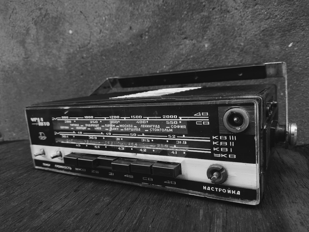 Photo digital radio