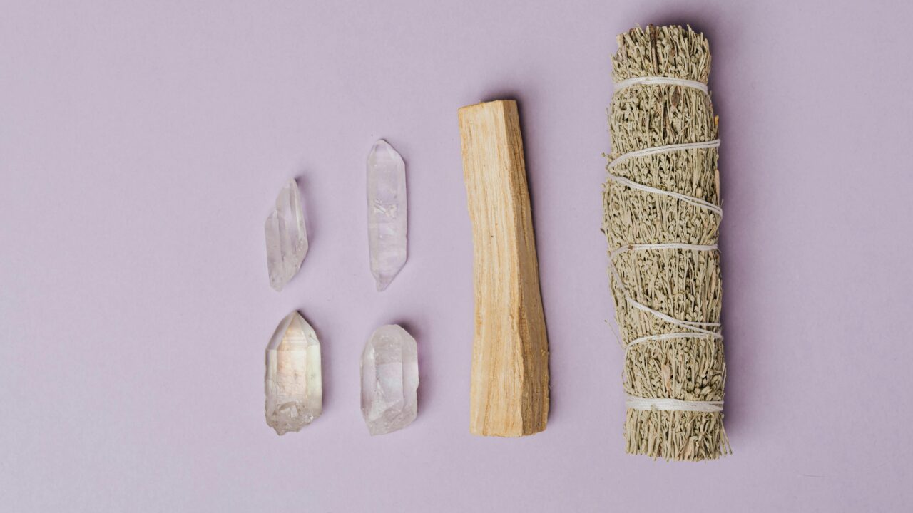 Fiecare cristal are povestea lui: Metode personalizate de purificare