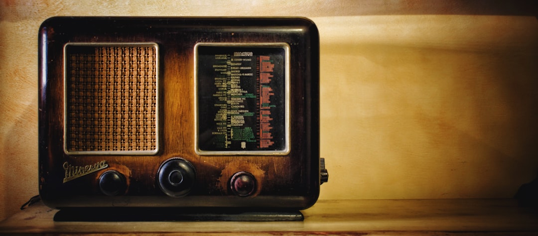 Cum să îți creezi propria emisiune de radio online: Ghid pentru începători